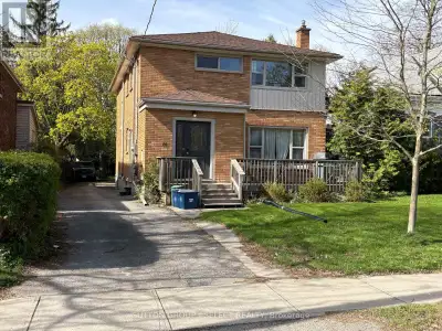 Fabulous purpose built duplex in the heart of Old South. Near Wortley Village with shopping and rest...