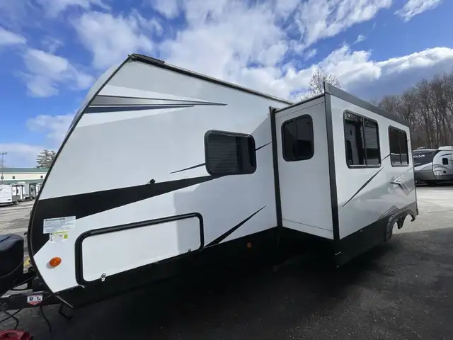 2021 KEYSTONE RV BULLET 261RBS (FINANCING AVAILABLE) in Travel Trailers & Campers in Kelowna - Image 6