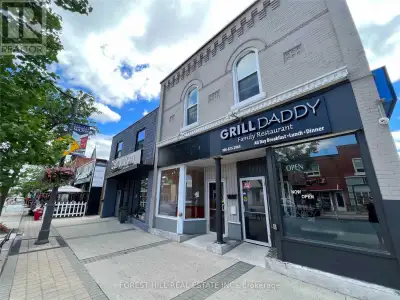 UPPER - 136 MAIN STREET E Milton (OM Old Milton), Ontario