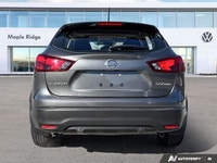 This Nissan Qashqai boasts a Regular Unleaded I-4 2.0 L/122 engine powering this Variable transmissi... (image 3)