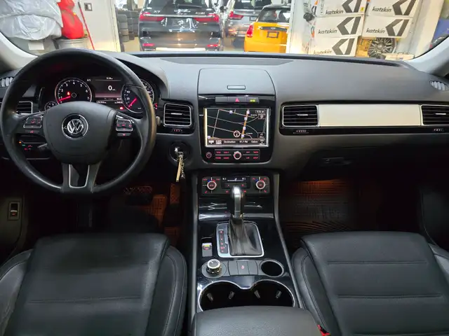 2014 Volkswagen Touareg Fully serviced, New Winter Tires in Cars & Trucks in Edmonton - Image 11