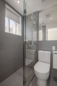 Renovated Akelius studio apartment for rent. Located near St Laurent in the Plateau Mont-Royal neigh... (image 5)