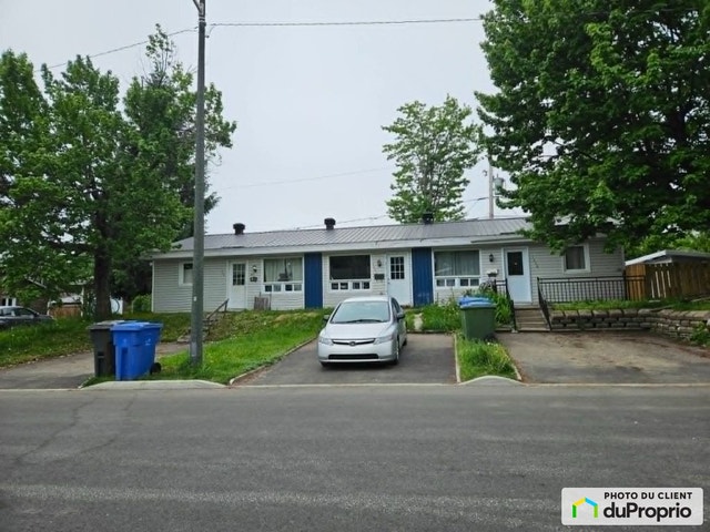 $435,000 - Triplex for sale in Loretteville — photo 1