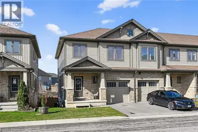 Beautiful End Unit 3 Bedroom, 4 Bathroom Walkout Basement Townhome offering Over 1900 Sq ft of livin...