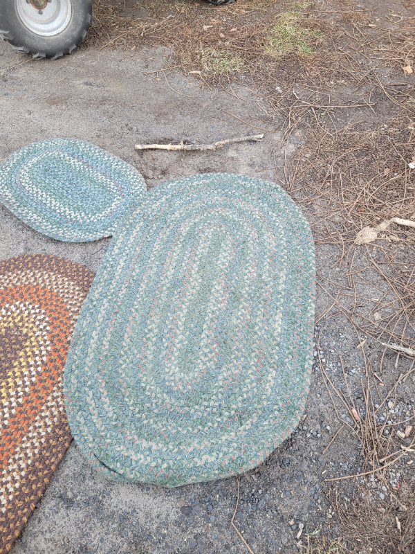 Antique wool rugs. in Rugs, Carpets & Runners in Belleville - Image 3