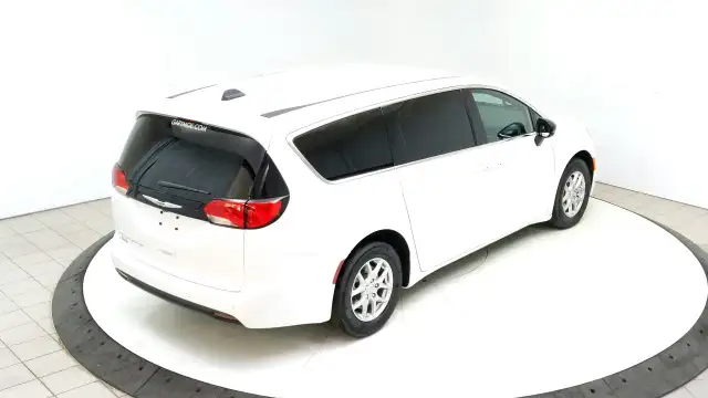 2026 Chrysler Grand Caravan in Cars & Trucks in Lethbridge - Image 11