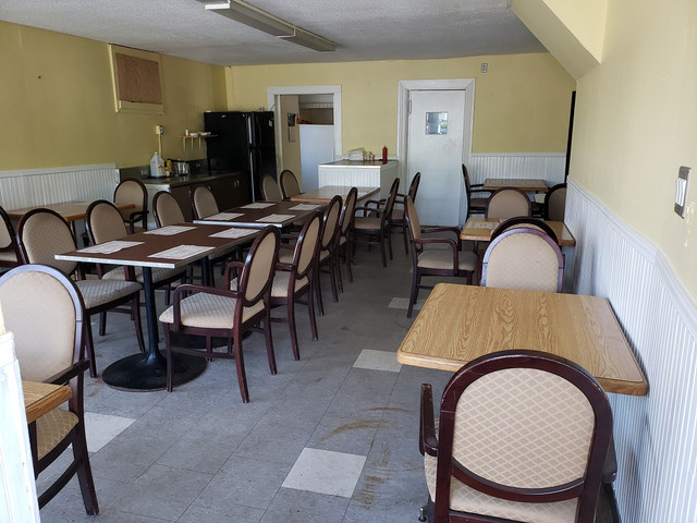 Pitt Street Furnished Restaurant For Rent in Commercial & Office Space for Rent in Cornwall - Image 2