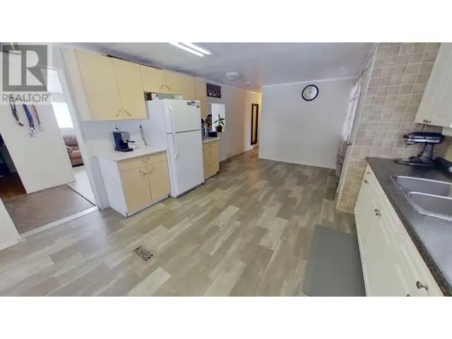 13431 N 29 HIGHWAY Fort St. John, British Columbia in Houses for Sale in Fort St. John - Image 7