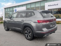 This Volkswagen Atlas boasts a Intercooled Turbo Regular Unleaded I-4 2.0 L/121 engine powering this... (image 2)