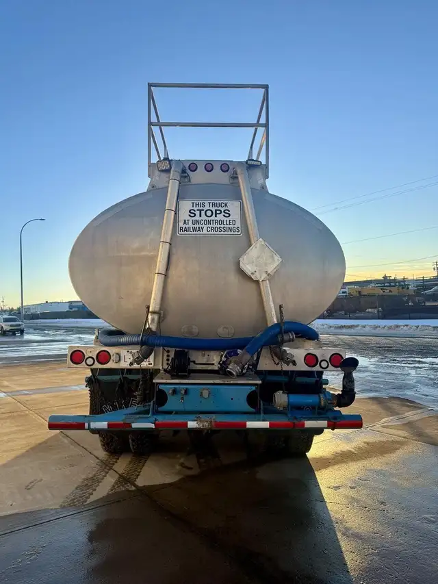 2003 WESTERN STAR 4900 in Heavy Trucks in Saskatoon - Image 7