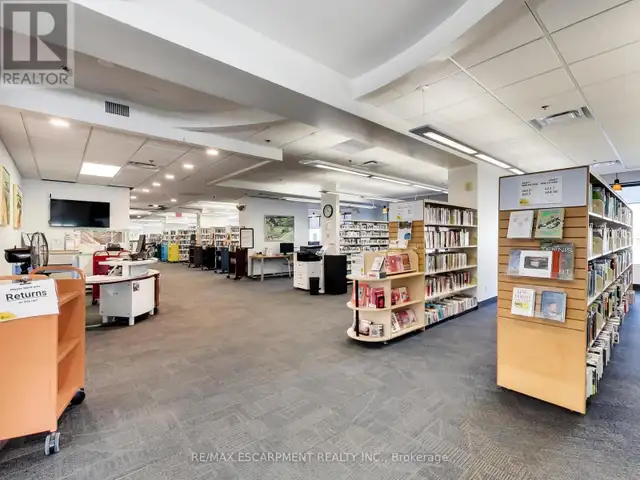 100 - 540 PLAINS ROAD E Burlington (LaSalle), Ontario in Commercial & Office Space for Sale in Oakville / Halton Region - Image 9