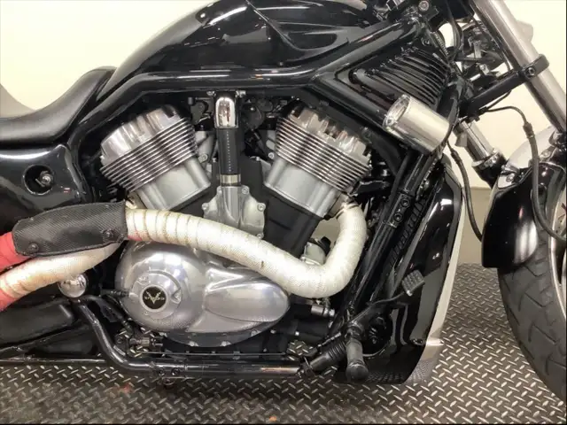 2004 HARLEY-DAVIDSON VRSCB V-ROD in Street, Cruisers & Choppers in City of Toronto - Image 3