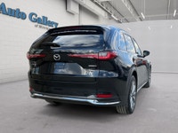 8-Speed Automatic Transmission | i-ACTIV All-Wheel Drive | i-Stop Idle-Stop Technology | Power Panor... (image 4)