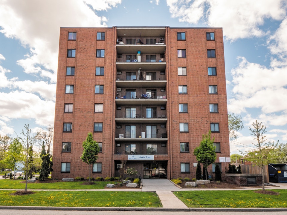 Askin Tower Apartments - 1 Bedroom, 1 Bath B Apartment for Rent 2