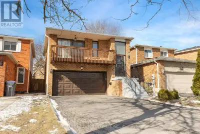 Welcome to this detached 5-level backsplit in the desirable Heart Lake West community, offering spac...
