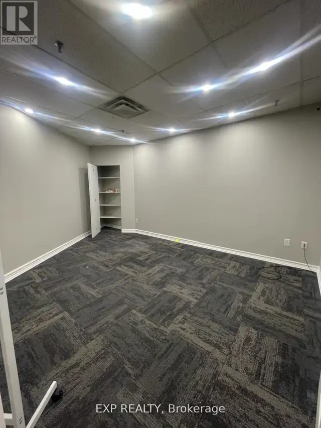 17 - 4370 STEELES AVENUE Vaughan (Steeles West Industrial), Onta in Commercial & Office Space for Rent in Markham / York Region - Image 9