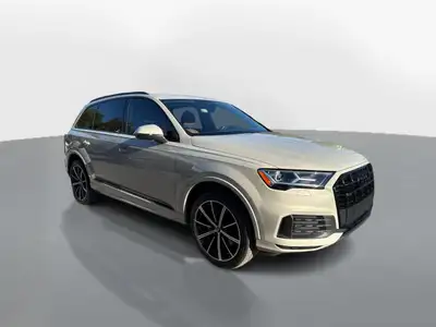 2023 Audi Q7 | 7 Passenger | AWD | NAVI | Cuir | $169 par semaine | Toit Ouvrant | Mags | 1 Proprio...