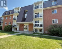 12 47 Centennial STREET Regina, Saskatchewan Regina Regina Area Preview