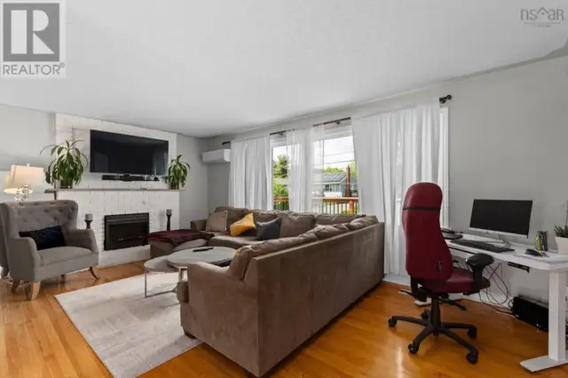 11 Elizabeth Street Dartmouth, Nova Scotia62864755239810124