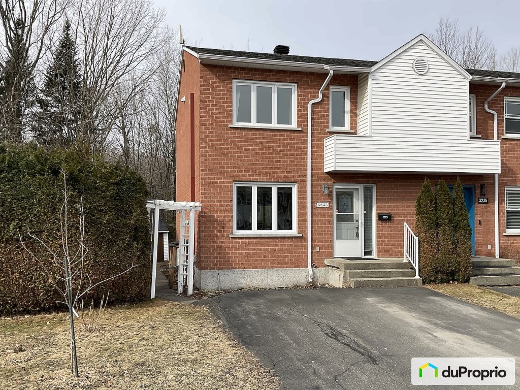 $339,000 - Townhouse for sale in Drummondville (Drummondville) — photo 1