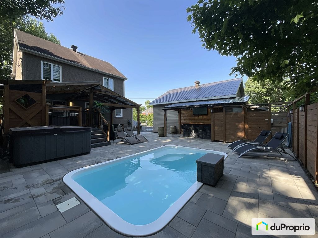 $790,000 - 2 Storey for sale in St-Redempteur — photo 2