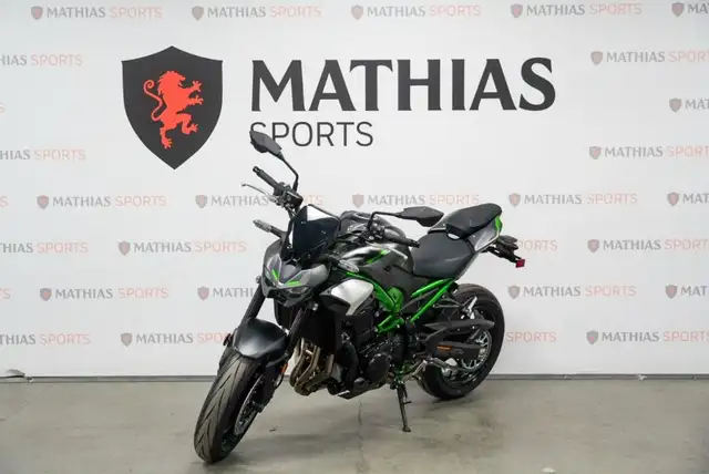 2025 KAWASAKI Z900 in Sport Bikes in Longueuil / South Shore - Image 5