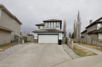 Macewan SW Edmonton 4 Bed 3.5 Bath Finished Family Home