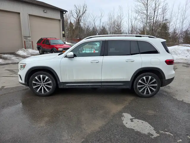 2020 Mercedes-Benz GLB in Cars & Trucks in Ottawa - Image 4