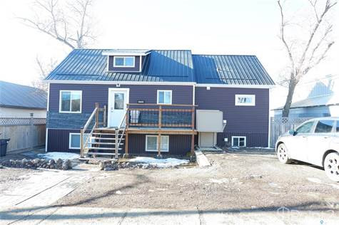 416 Columbus DRIVE in Houses for Sale in Moose Jaw