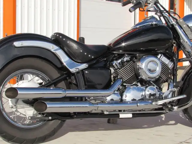 2009 Yamaha V-Star 650 Classic in Sport Bikes in Leamington - Image 5