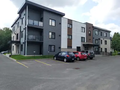 Magnifique immeuble construction 2019, situé au 7250/7260 rue des Loutres Québec, G1G 1B1, Grand 4 ½...