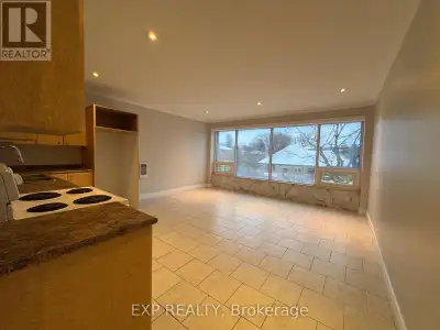 203 - 258 LAKESHORE ROAD E Mississauga (Port Credit), Ontario