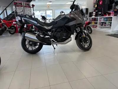 Welcome to Southland Honda. **** SAVE $500.00 **** With the heart and muscle of an Africa Twin adven...