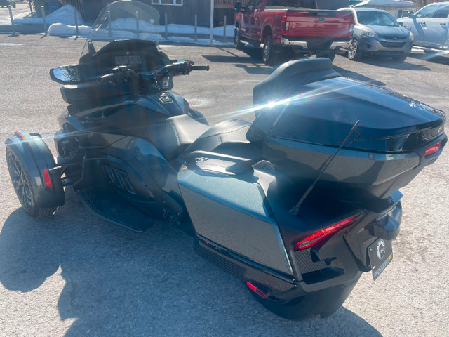 CAN AM SPYDER 2021 RT LIMITED 6700 KM GRIS ASPHALTE COMME NEUF dans Routières  à Laurentides - Image 4