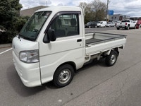All vehicles come with a full vehicle History Report, ask to see it! 2009 daihatsu hiket 4x4 with a/... (image 6)