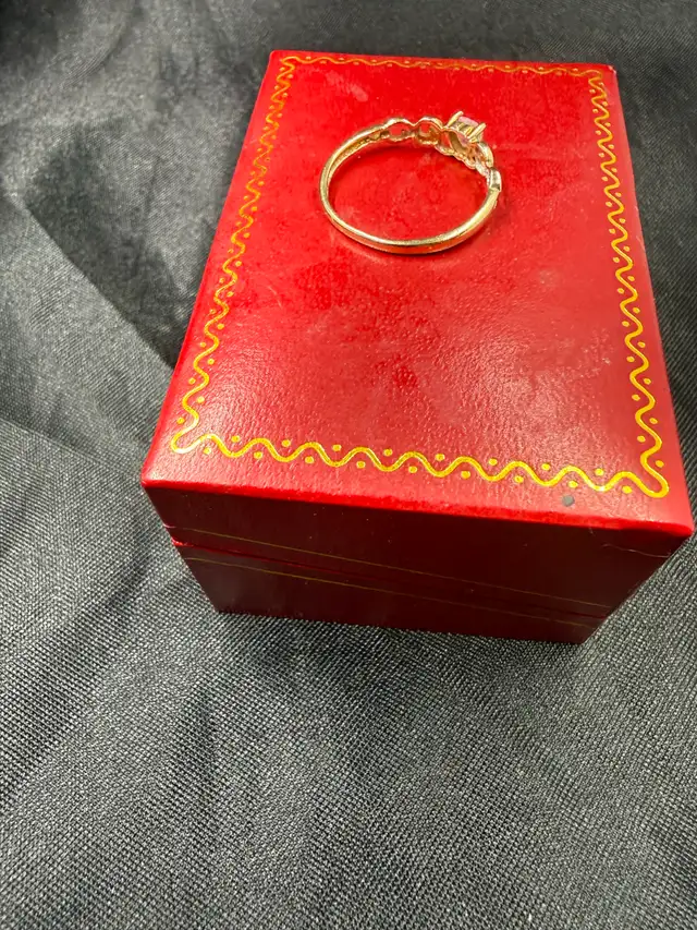 Women's 10K Gold Ring with Pink Topaz~Size 8 in Jewellery & Watches in Hamilton - Image 4