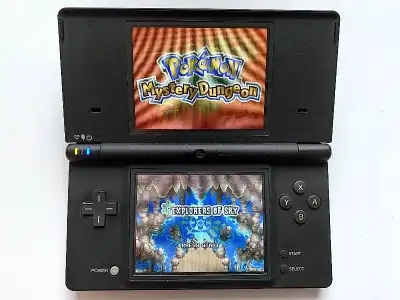 BLACK NINTENDO DSi WITH 2200+ GAMES I GREAT VALUE I RETRO GAMES, View more