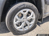 Command the urban jungle and conquer off-road paths with equal ease in this striking, practically ne... (image 9)