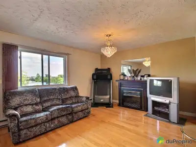 Beau condo entièrement insonorisé structure en béton, sans voisin à l'avant, aire ouverte, incluant...