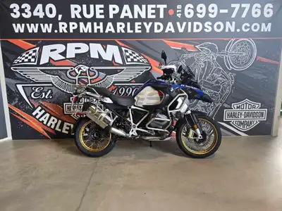 2019 BMW 1250gs adventure bmw 2019 1250 gsa en parfaite condition pret a parcourir l aventure!! Équi...