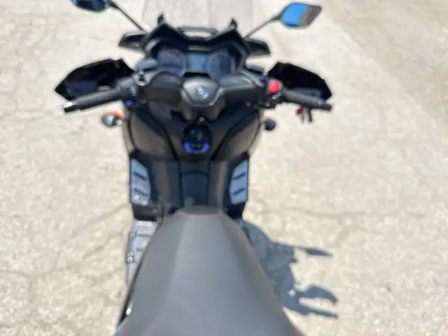 2022 Yamaha XMAX ~ YAMAHA XMAX ~ 300CC ~ COOL SCOOT ~ LOW KMS ~ in Street, Cruisers & Choppers in City of Toronto - Image 22