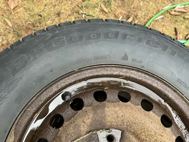 BF Goodrich Slalom Winter Tires  215/70R16  Dodge Caravan in Tires & Rims in Mississauga / Peel Region - Image 3