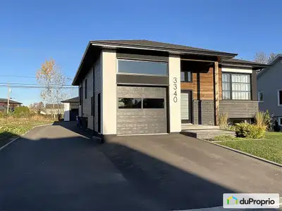 Magnifique demeure lumineuse dans un quartier prisé. Située dans un rond-point paisible et recherché...