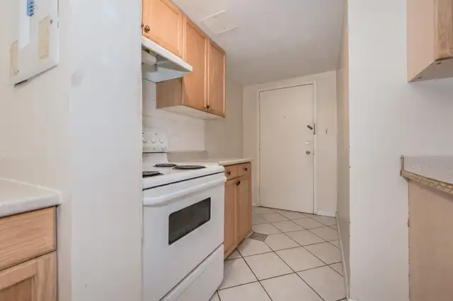 Furnished Student Rooms Available Steps From Laurier! in Room Rentals & Roommates in Kitchener / Waterloo - Image 13