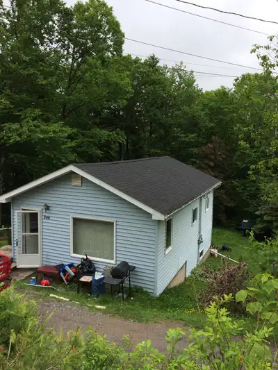 3D PROPERTY MANAGEMENTBookings: (506) 631-8016 **Available Now** Newly renovated single family home...