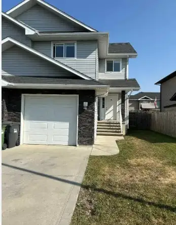 Beautiful 2-Storey Half Duplex in Garden Heights! Professionally Managed by Magnum York Property Man...
