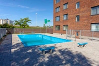 Visitez notre site Web : https://www.capreit.ca/fr/appartements-a-louer/dorval-qc/carrefour-dorval/... (image 4)