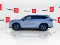 Thornhill Toyota Proudly Presents This White 2024 Toyota Highlander Hybrid with XLE AWD Package, Fea... (image 5)