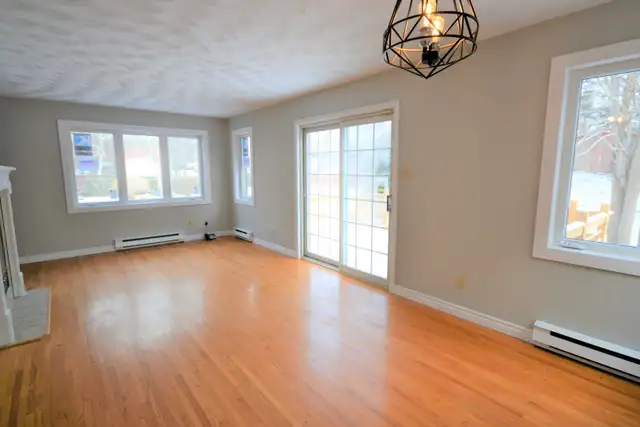 22-021 Wonderfully spacious family home in Clayton Pk, Halifax62863774983171122