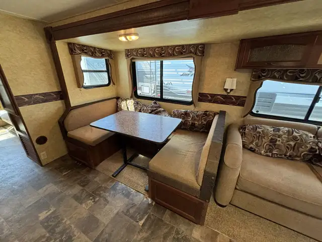 2013 ,Forest River,Lacrosse 318BHS in Travel Trailers & Campers in Kamloops - Image 7